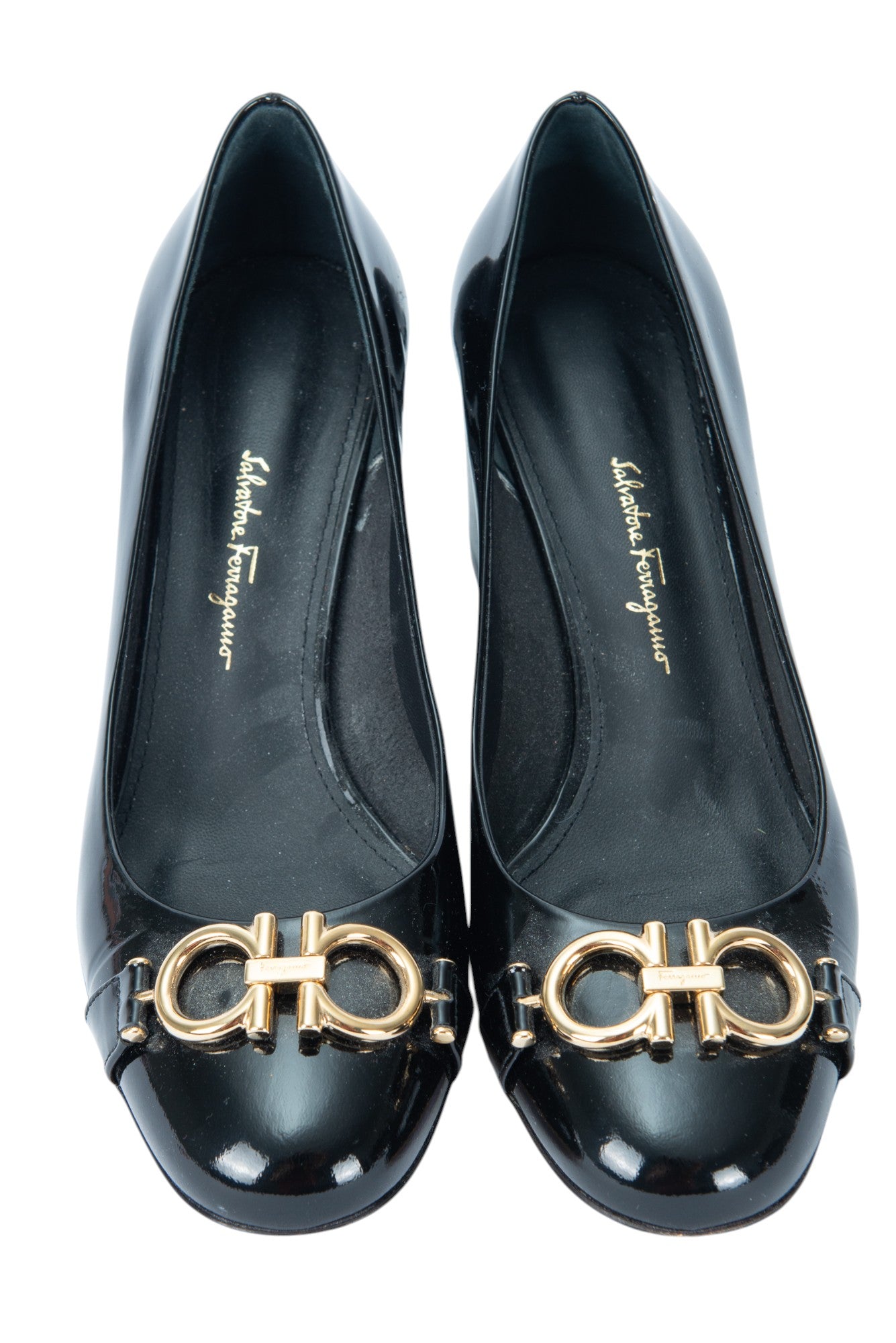 SALVATORE FERRAGAMO Black Patent Leather Gancini Logo Pumps Size 7.5