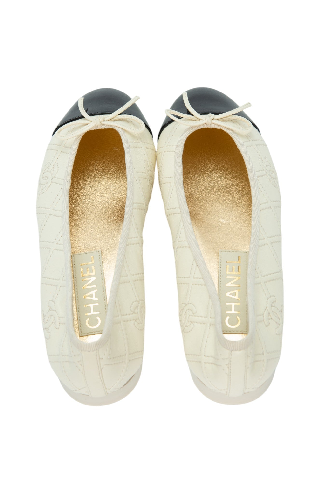 CHANEL White Leather CC Logo Ballet Flats Size 37